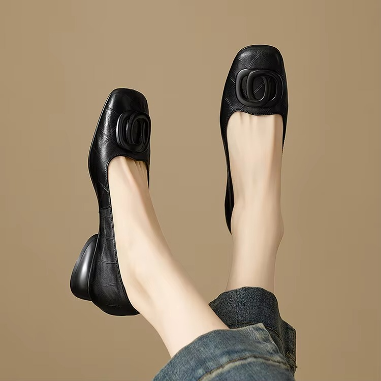 Elizabeth™ | Opium Flats