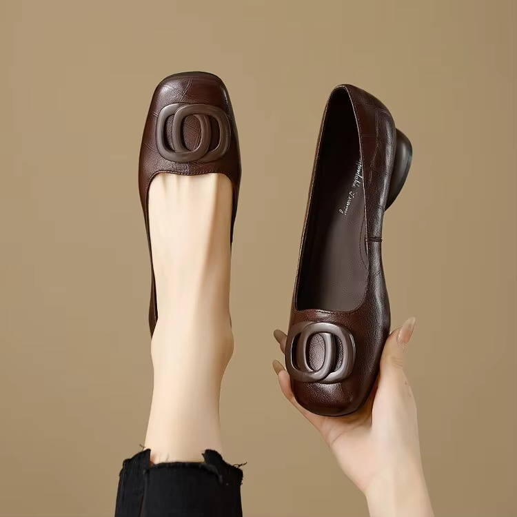 Elizabeth™ | Opium Flats